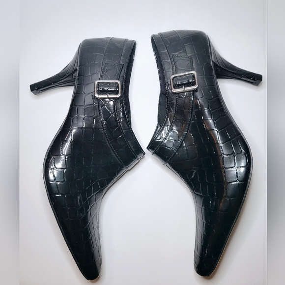 Kelly & Katie Women's Black Buckle Ankle Heels - Picture 7 of 7